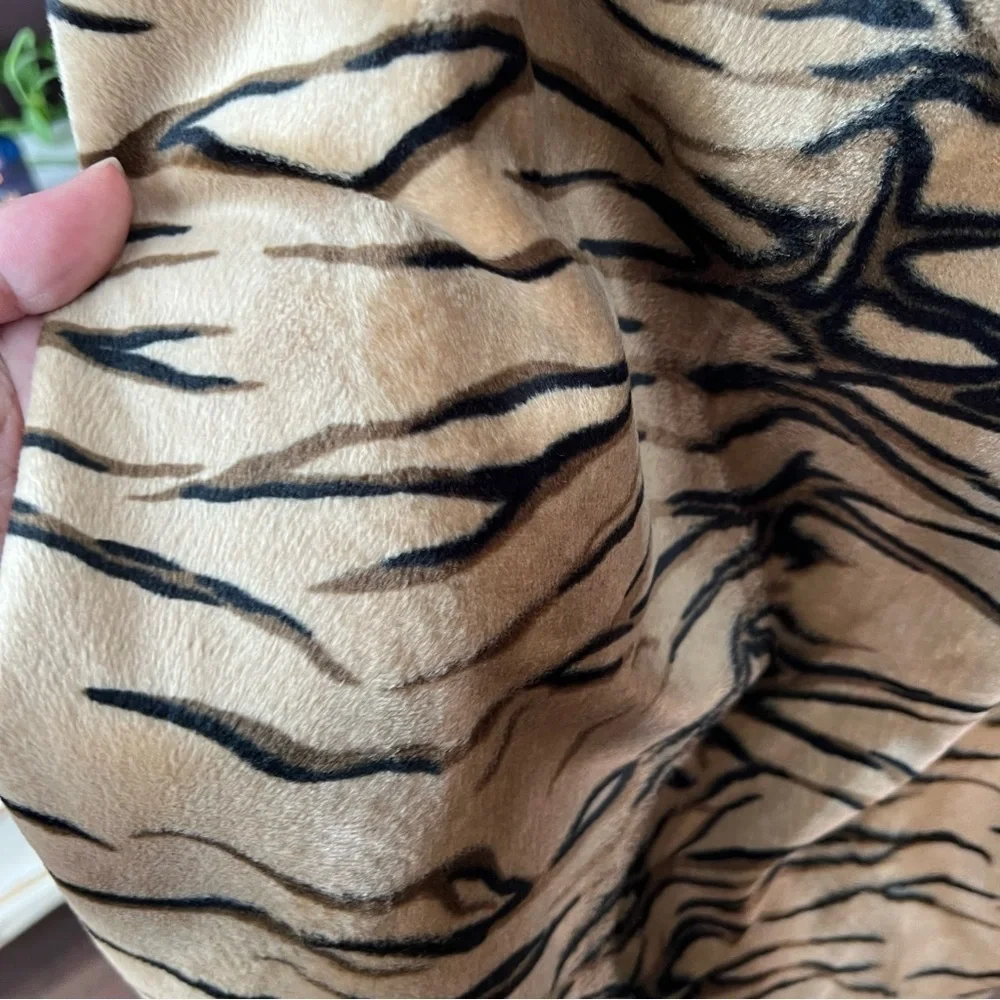 Vintage Y2K Tiger Velour Skirt Size 8